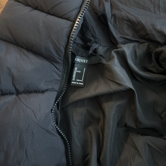 Cropped Forever 21 Puffer Jacket - Picture 2 of 2